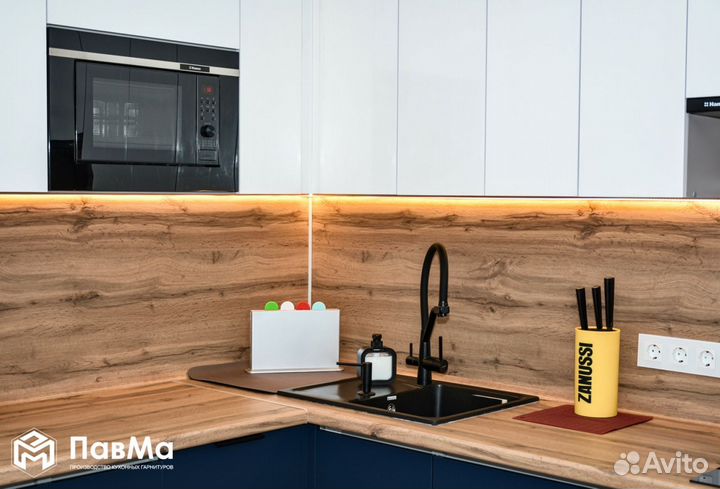 Кухонные гарнитуры в эмали с подсветкой 145