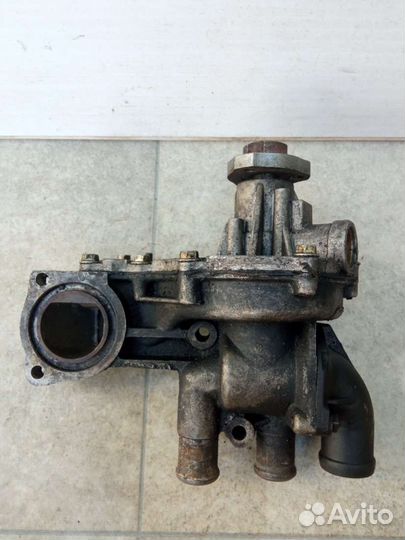 Насос антифриза (помпа) Audi 80 B4 056121013E