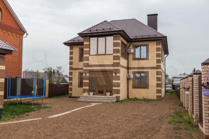 Дом 219,8 м² на участке 12 сот.