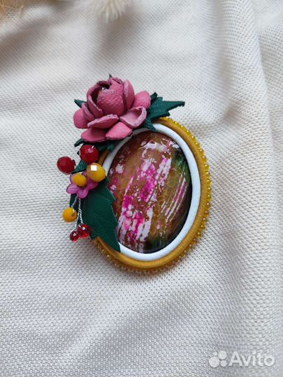Брошь ручной работы