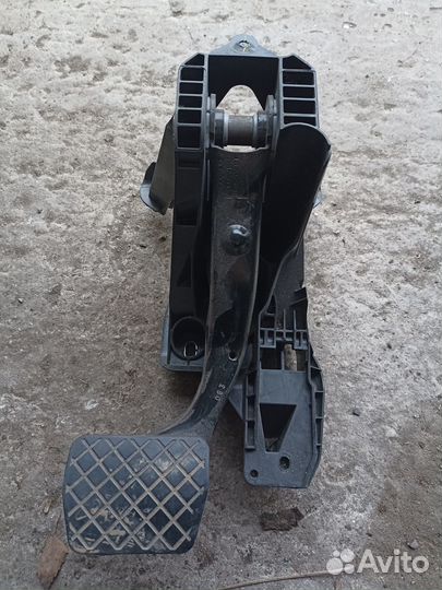 Педаль тормоза Skoda Octavia A7