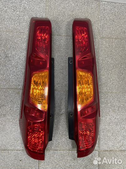 Nissan x trail t31 Фонарь правый левый и правый
