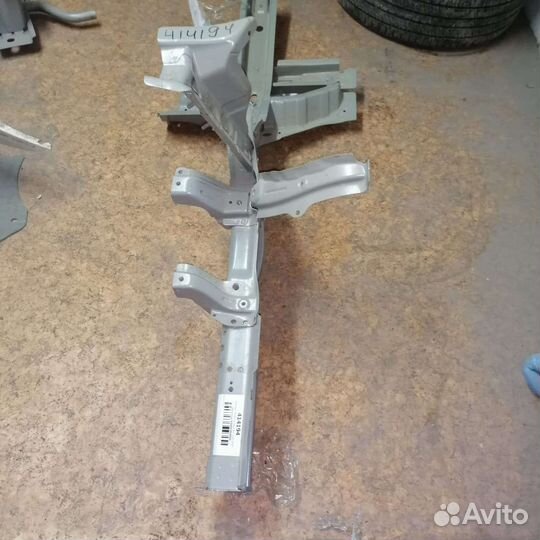 Лонжерон новый внутренняя часть, передняя левая