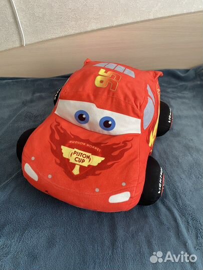 Подушка в виде автомобиля