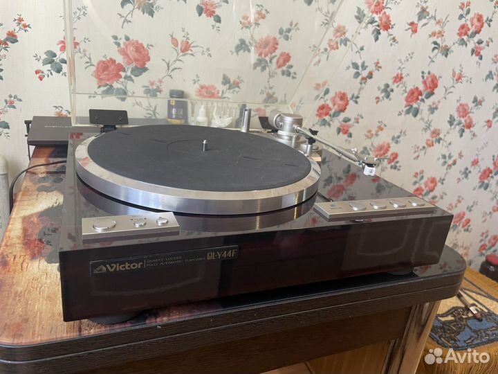 Проигрыватель винила пластинок Victor QL-Y44f