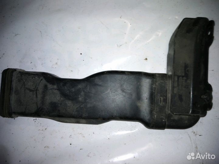 Воздуховод Hyundai Solaris 2010