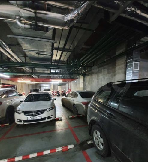 Машиноместо, 12 м²