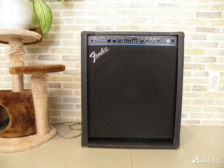 Басовый комбоусилитель Fender BXR 100