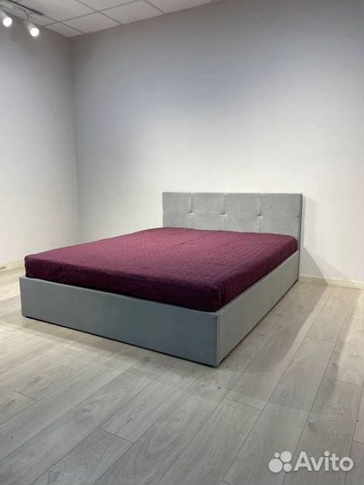 Кровать мягкая 160/200