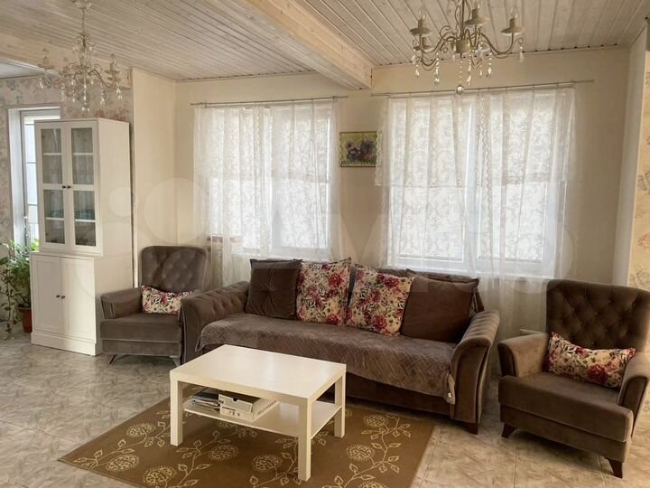 Коттедж 170 м² на участке 10,8 сот.