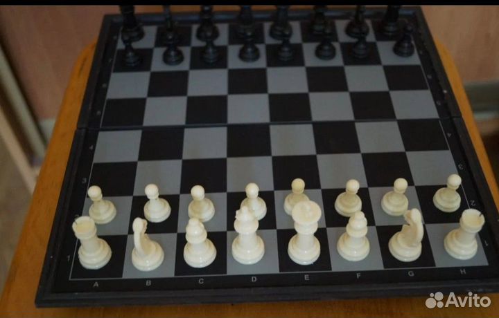 Новые в упаковке Шахматы дорожные на магните