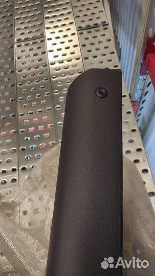 Обивка двери водителя VW Touareg 2002-10 7L6867011