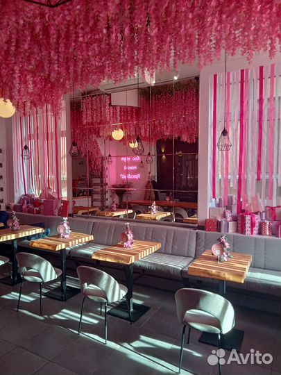 Кафе кофейня в центре города чистыми 150к