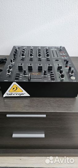 Микшерный пульт Behringer DJX900usb