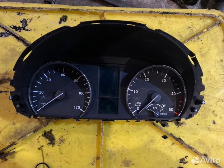 Щиток приборов Mercedes Sprinter W906 2.2 OM646