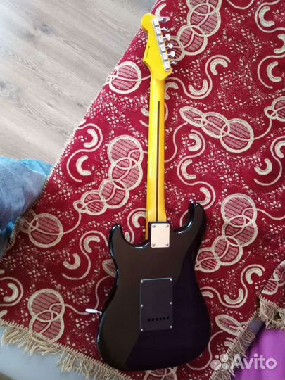 Электрогитара (Новая) fender stratocaster replica