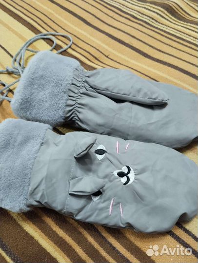 Варежки женские