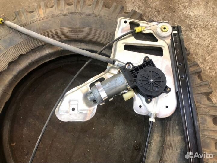 Стеклоподъемник передний правый Land Rover vogue3