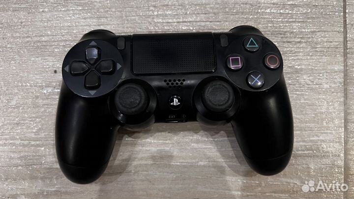 PS4 pro с установленными играми
