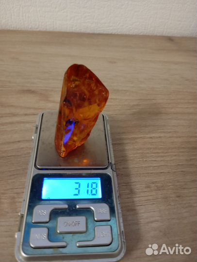 Балтийский янтарь красивый