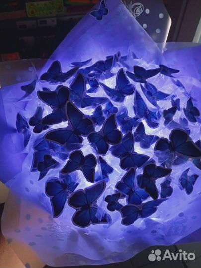 Светящиеся букеты из бабочек