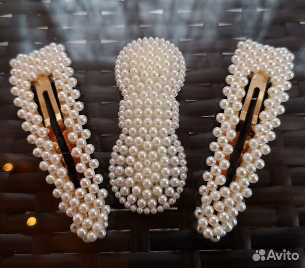 Набор из трех заколок пластик 