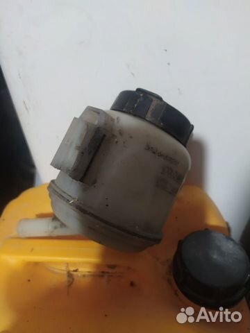 Бачок гур Nissan Maxima a33