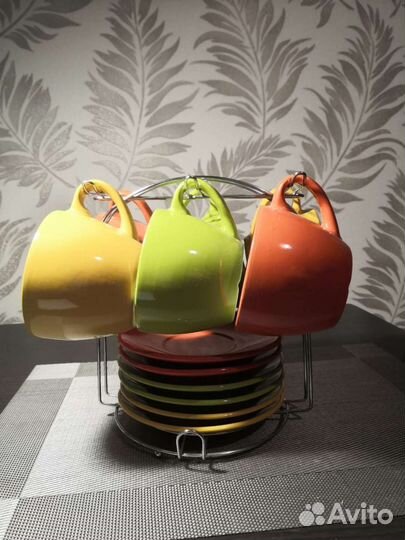 Набор чайных пар на металлической подставке