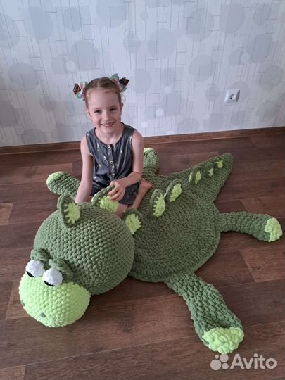 Вязаный детский коврик/ Мягкая игрушка / Динозавр