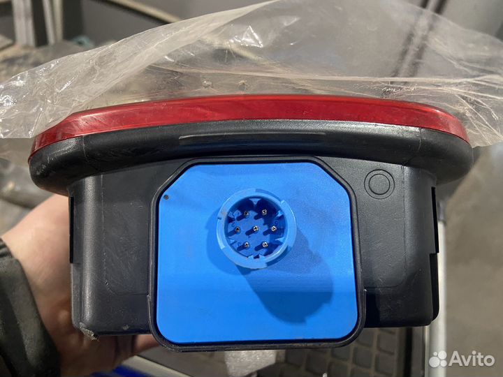 Фонарь задний faw левый