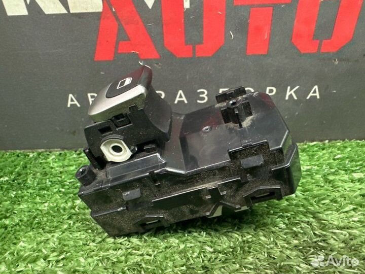 Кнопка стеклоподъемника Kia Rio X 1.6 G4FG 2021