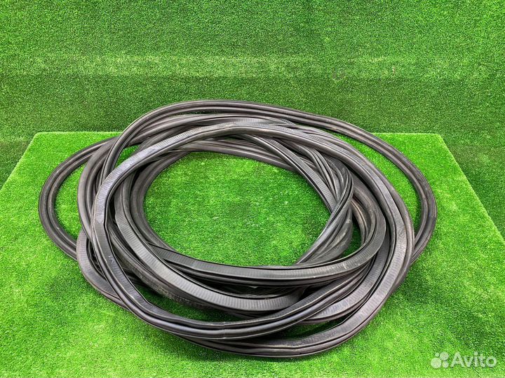 Уплотнитель двери BMW X5 G05 бмв Х5