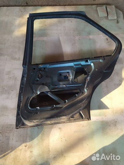 Дверь боковая задняя правая Bmw 3 седан 1.6 1997