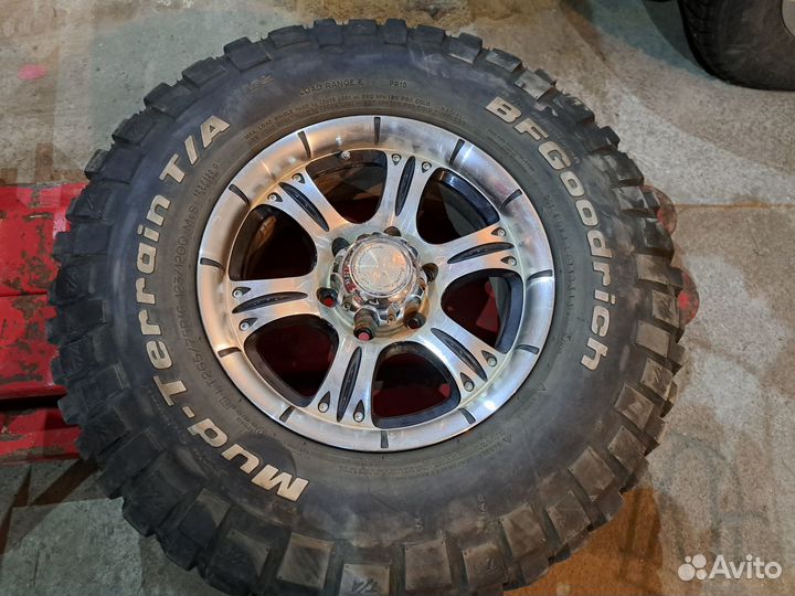 R16 Bfgoodrich Mud-Terrain T/A 265/75, PCD 6x139.7 DIA 67.1