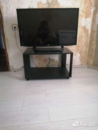 Стеклянная тумба