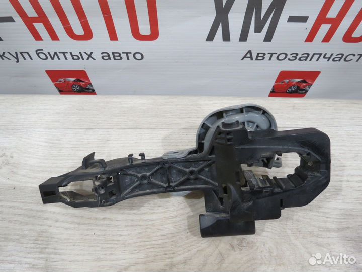 Кронштейн ручки задней левой Kia Ceed JD