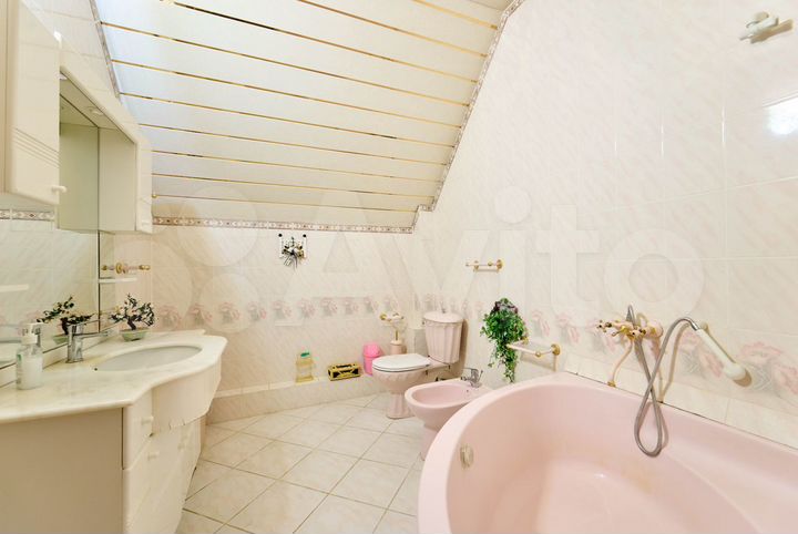 Дом 350 м² на участке 10 сот.