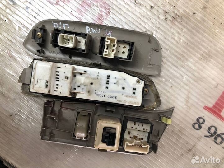 Блок зеркал кнопка Rav 4 xa20 00-06