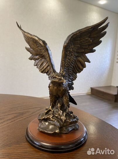 Орел. Статуэтка из мраморной крошки