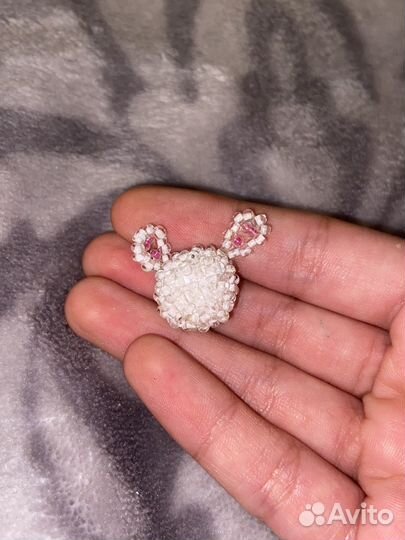 Зайчик из бисера