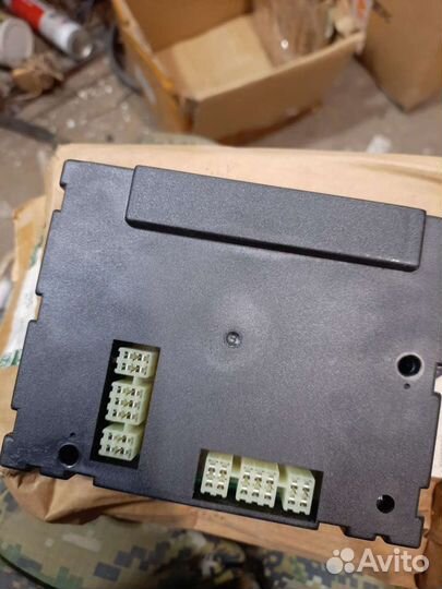 Блок предохранителей ABS Land Rover (YWC500211)