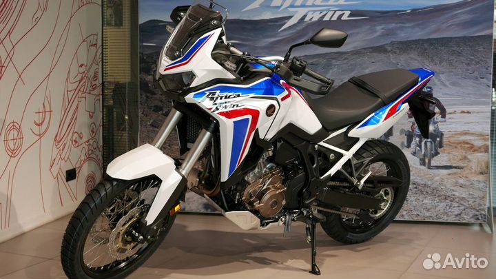 Honda Africa Twin Pearl Glare White Tricolour