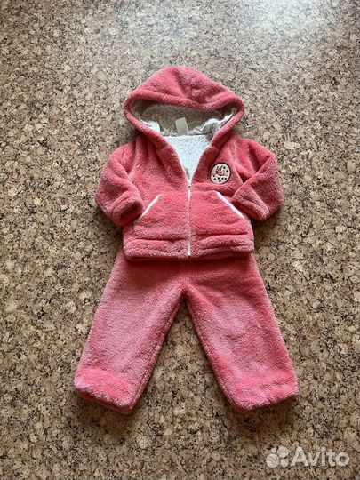 Теплый костюм на девочку 80 р-р