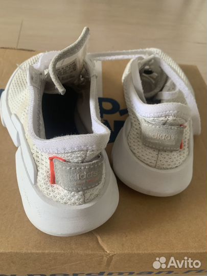 Кроссовки Adidas