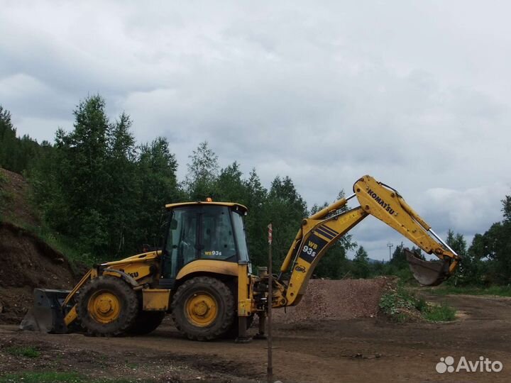 Экскаватор-погрузчик Komatsu