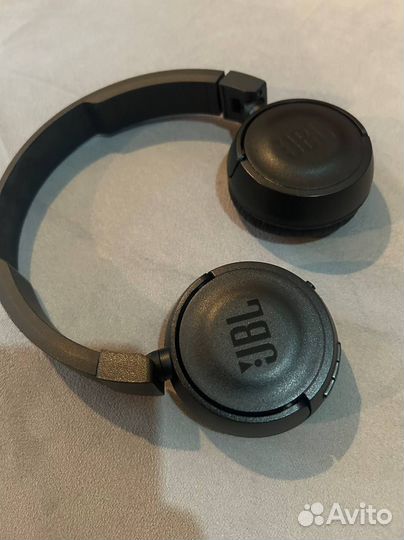 Беспроводные наушники JBL T450BT