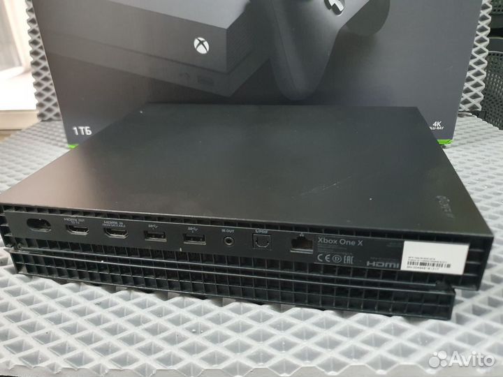 Игровая приставка Microsoft Xbox One X 1000 гб(14)