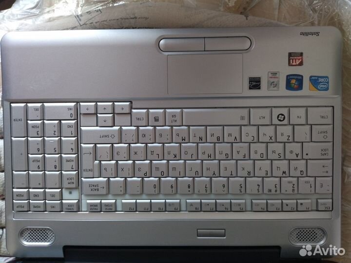 Ноутбук Toshiba. intel core i3