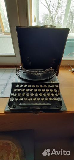 Печатная машинка Remington Portabl