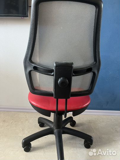 Компьютерное кресло